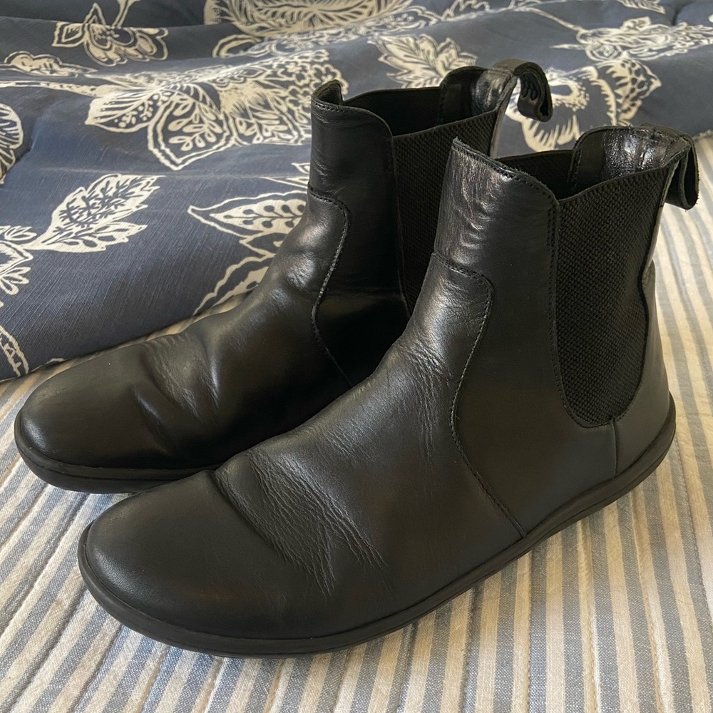 Vivo Fulham(?) barefoot leather boots